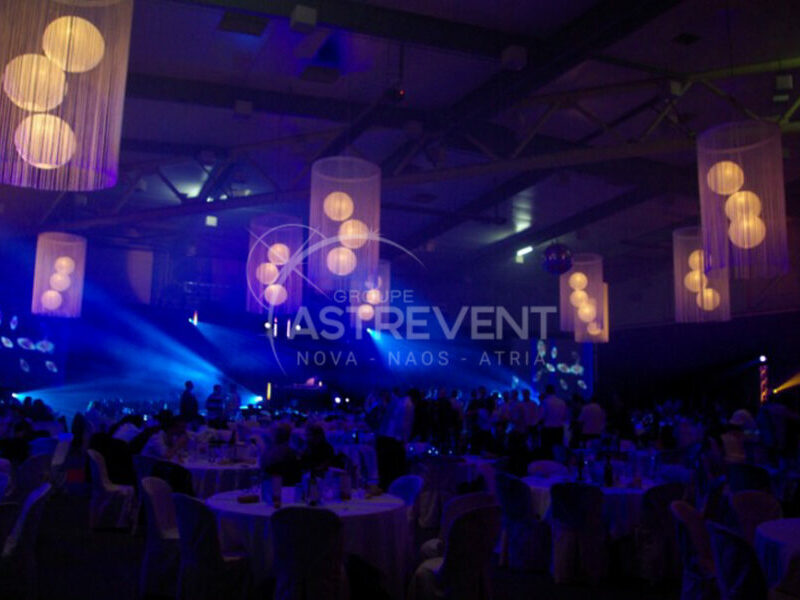 Groupe Astrevent Nova Naos Atria mise en place dune scénographie lumière pour une soirée de gala 500 pers sur Vannes et Caen.