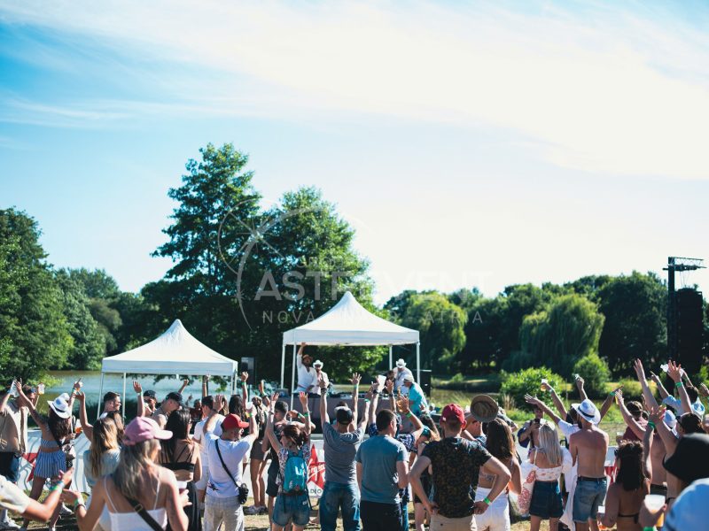 Groupe Astrevent Nova Naos Atria mise en place sonorisation GO S12 Nexo pour un open air electro Pleugueneuc.